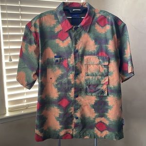 Urban Outfitters Short-Sleeve Button Shirt in Green, Peach & Red Tie-Dye